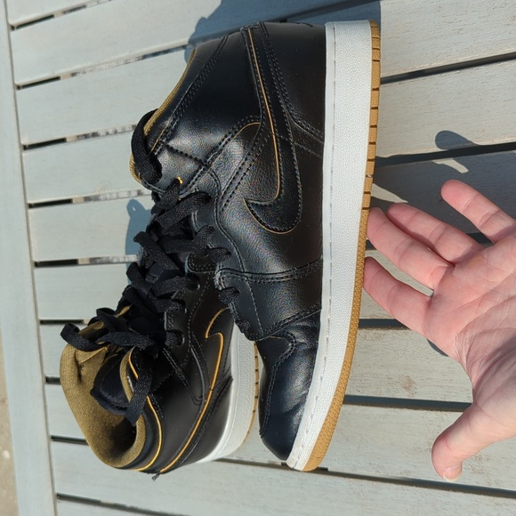 Nike Jordan Retro 1 5.5Y/7W - Picture 3 of 11